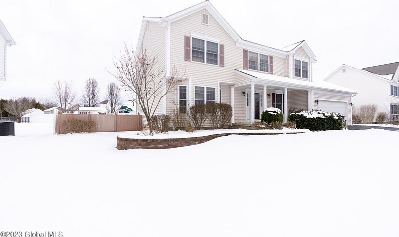 3rd image of 27 Huntswood Lane