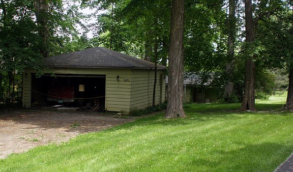 3rd image of N60W38446 Hawthorne Dr