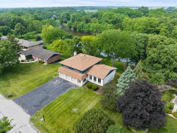 22308 S Eastcliff Dr, Joliet, IL 60404