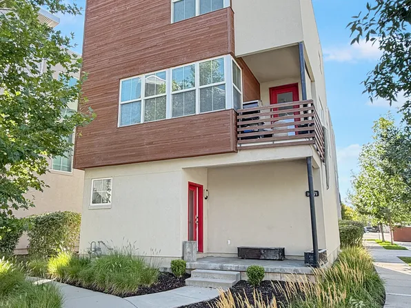 10371 S Roaring Creek Ln, South Jordan, UT 84009