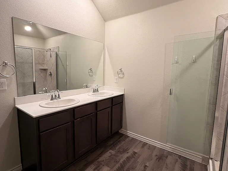 3413 Sabine Dr — Photo 22