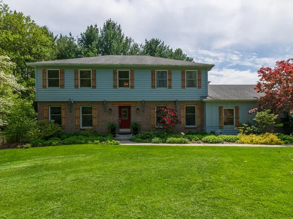 5431 Saddle Club Dr, Kalamazoo, MI 49009
