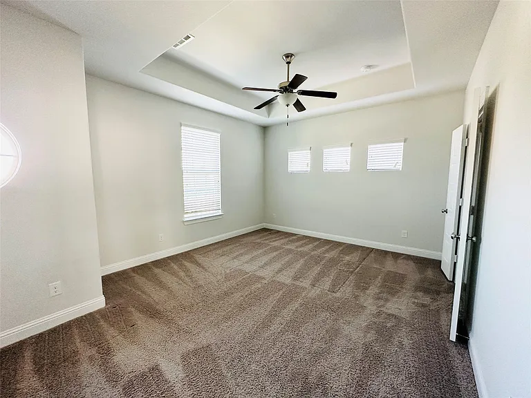 806 Davids Way — Photo 11