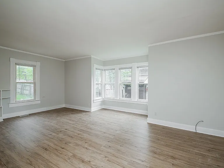 814 S Jefferson St — Photo 2