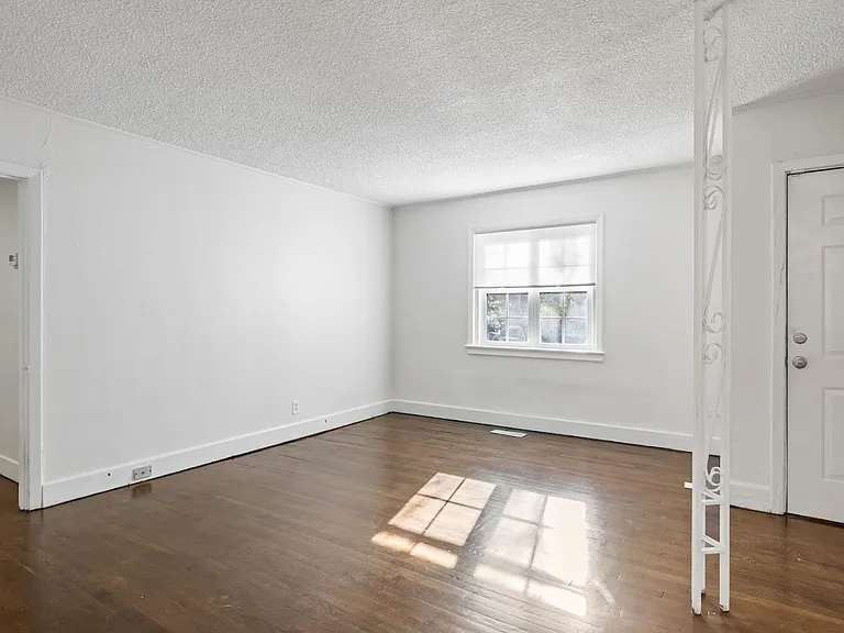 2679 Olympia Ave — Photo 4