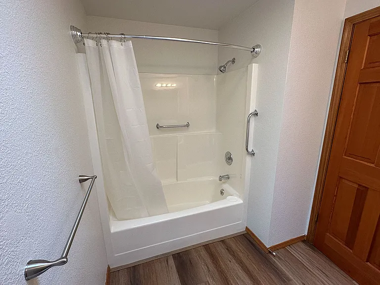 19753 Mosjon Cir NE — Photo 12