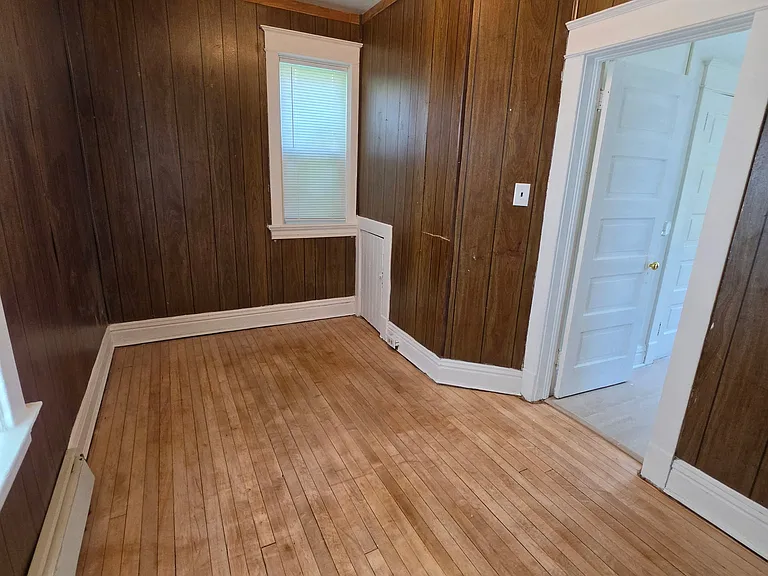 329 E 6th St #1 — Photo 9