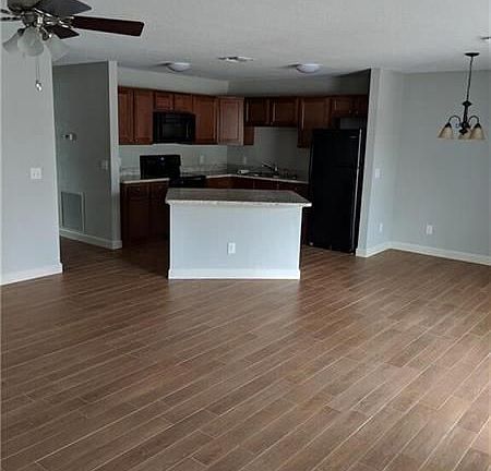 4th image of 2371 Avenue I