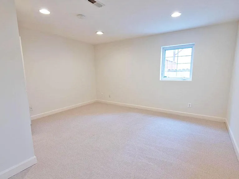 12982 Highland Oaks Ct — Photo 9