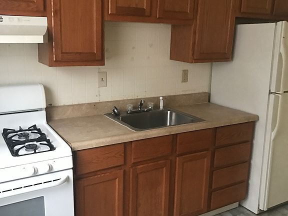 2nd image of 10305 Renfrew Dr