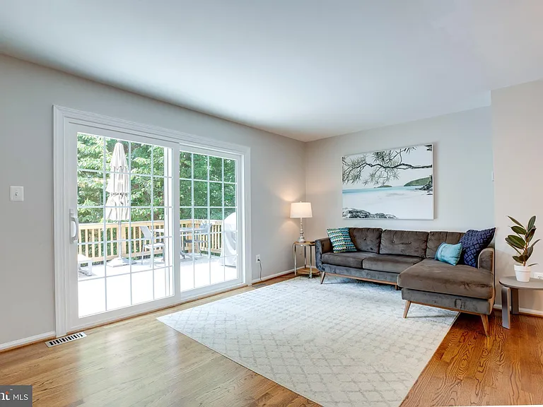 8657 Dellway Ln — Photo 15