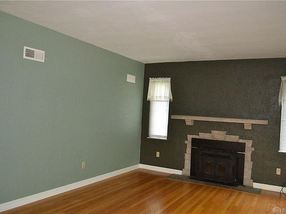 3rd image of 304 Carrlands Dr