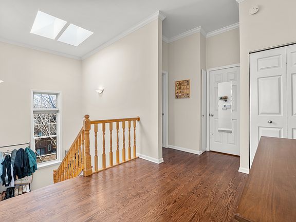 5th image of 1830 N Sheffield Ave Unit C3