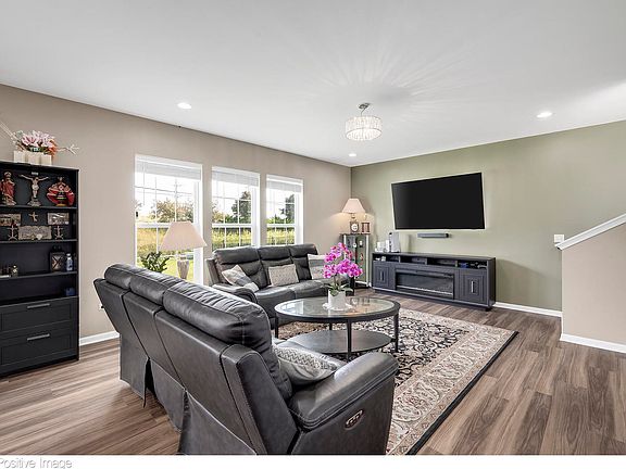 5th image of 16020 W Pennyroyal Ln