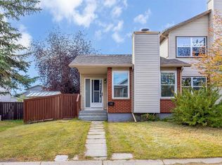 164 E Deerview Way SE, Calgary, AB T2J 6K3