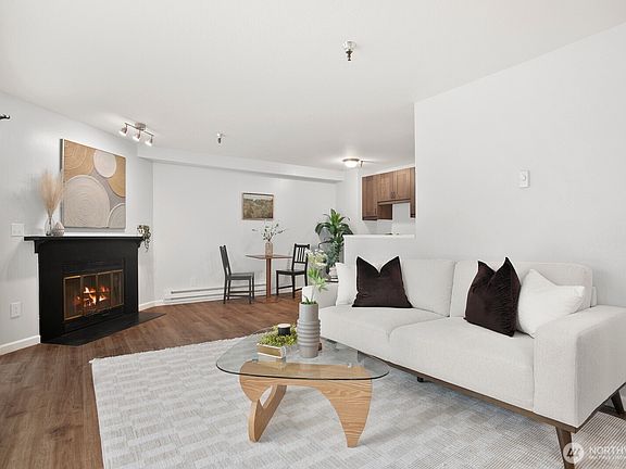 4th image of 1100 Ave NE Harrington Avenue NE #211