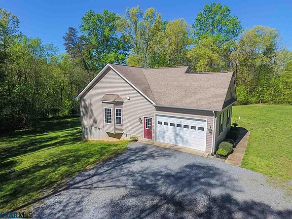 5th image of 736 Sandy Creek Dr