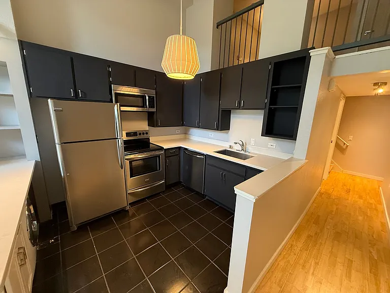 95 McCoppin St #210 — Photo 8