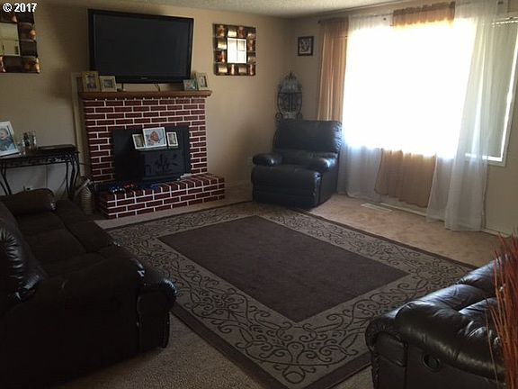 4th image of 10511 NE 46th St
