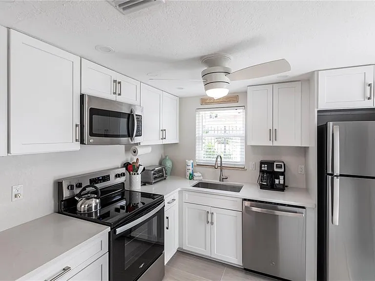 6154 Midnight Pass Rd #D-15 — Photo 11