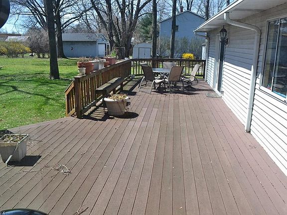 4th image of 7750 Manor Dr