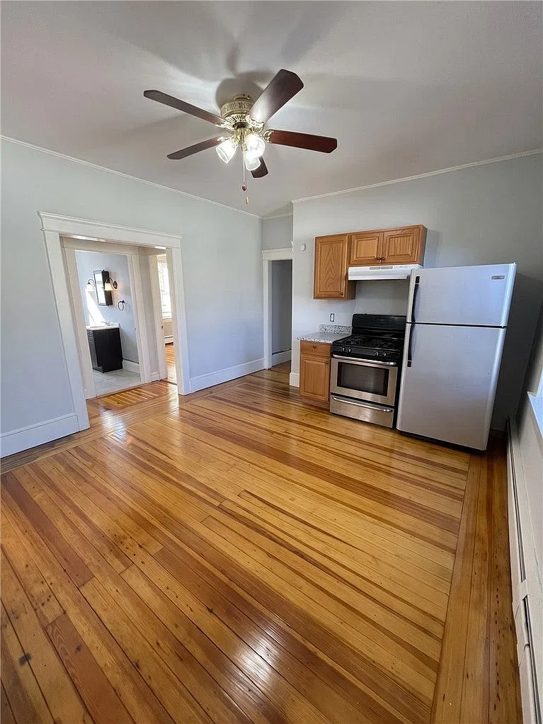 2 bed, 936 sqft, $2,150 — Photo 2