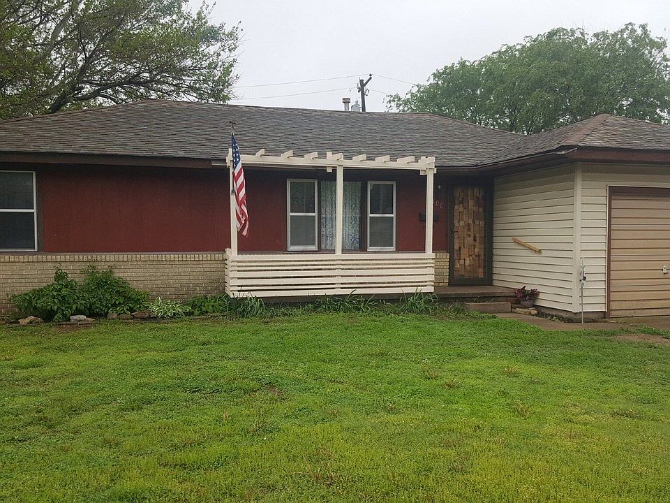 1st image of 400 W Fresno Ave