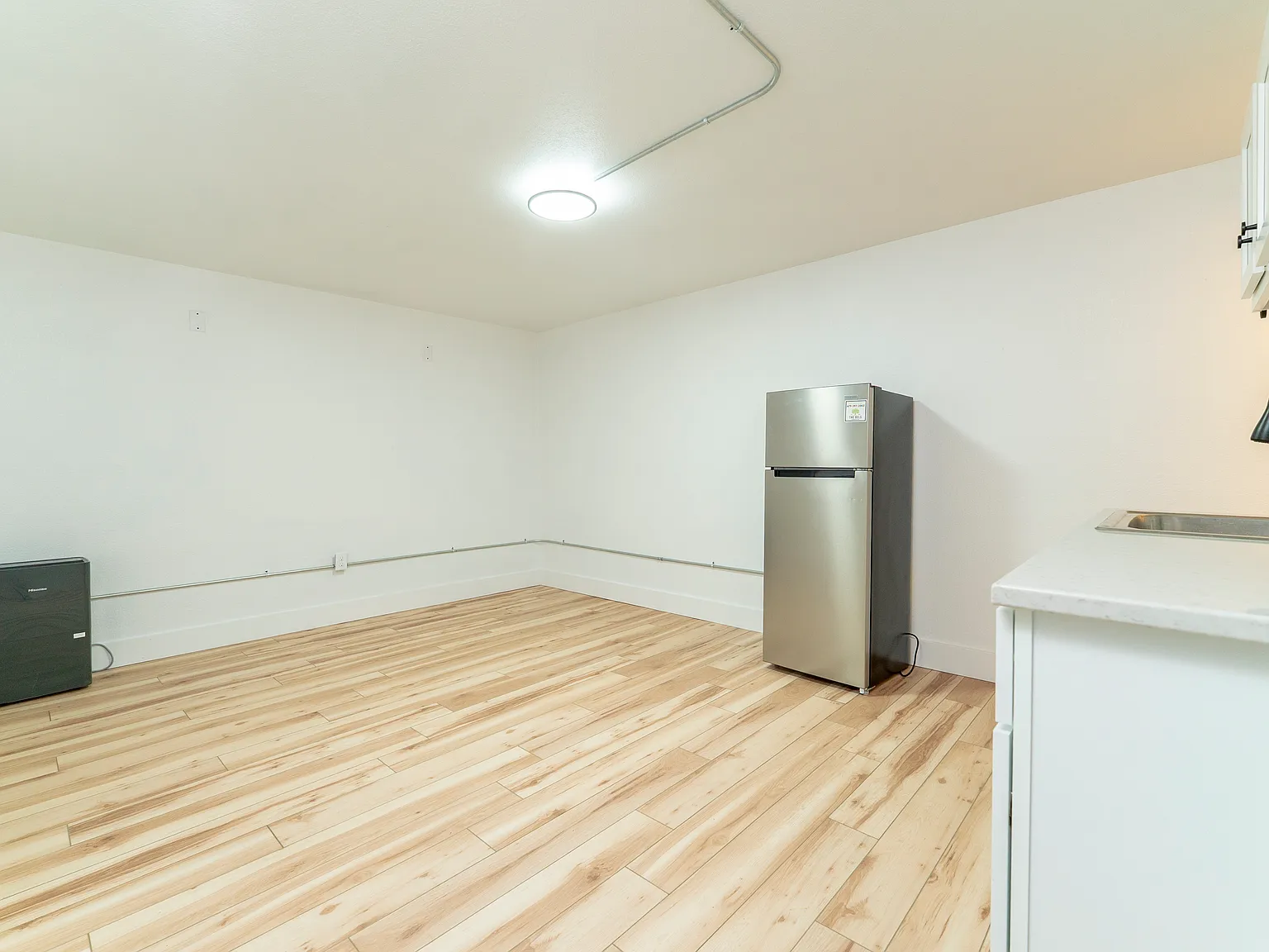 Studio, 300 sqft, $625 — Photo 3