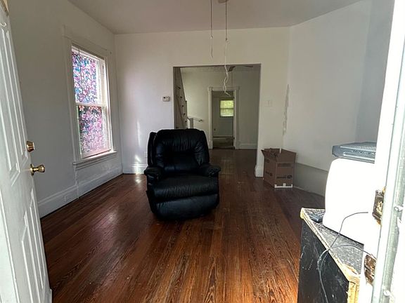 3rd image of 3960 Hillside Ave