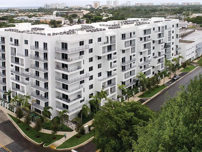Griffis Pompano Beach exterior.