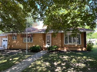 809 S Hampton St, Fairmont, MN 56031