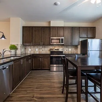 4 bed, 4.5 bath, 2150 sqft, $2,750 — Photo 2