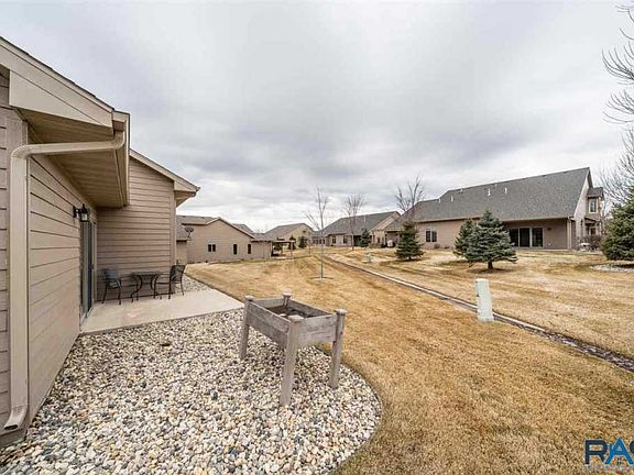 5th image of 6215 S Monterey Pl