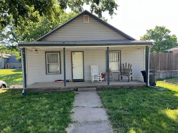 1821 N 7th St, Arkansas City, KS 67005