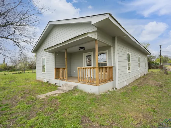 305 NE Front St, Edgewood, TX 75117