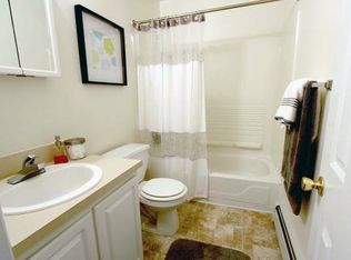 813 Hidden Forest Ct, Fairless Hills, PA 19030