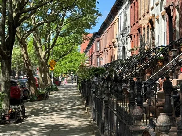 571 Macdonough Street image 24 of 25