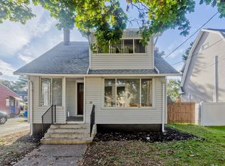 35 Montclair St, Springfield, MA 01104