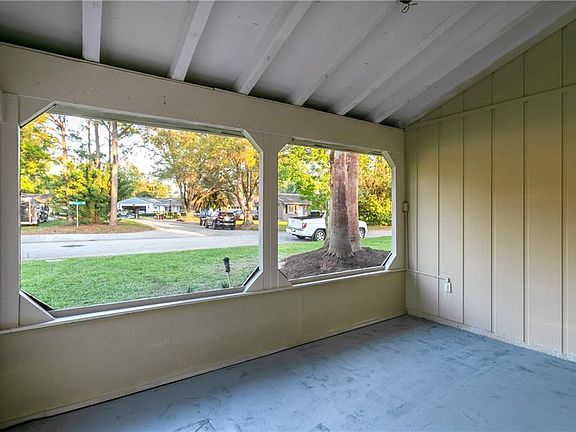 3rd image of 10612 Bellflower Ct
