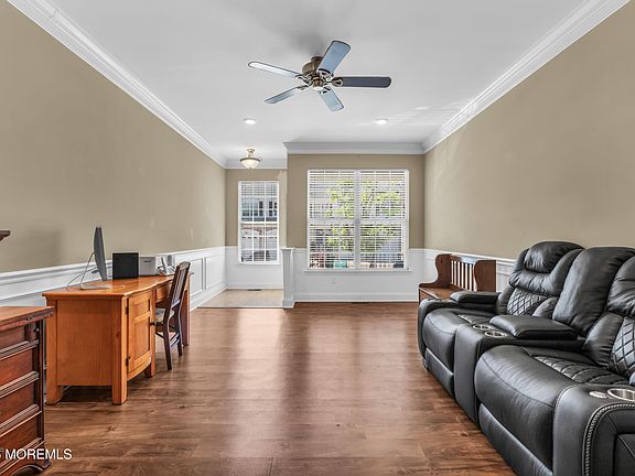 4th image of 135 Brookfield Drive