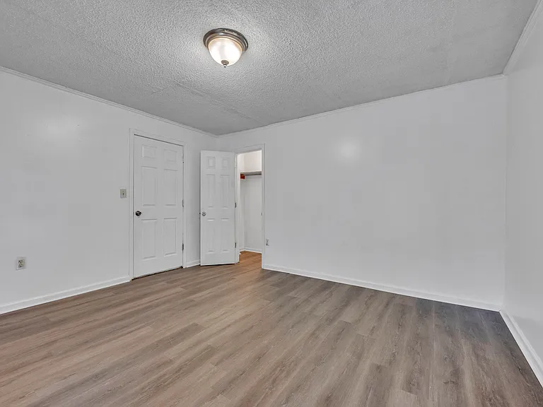 805 29th St SW — Photo 16