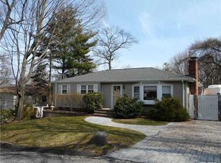 21 Floral Rd, Rocky Point, NY 11778