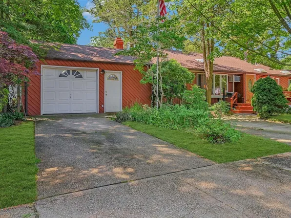 80 7th Street, Bay Shore, NY 11706