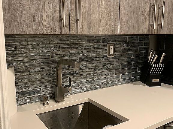 5th image of 4754 Oak Forest Dr W #65