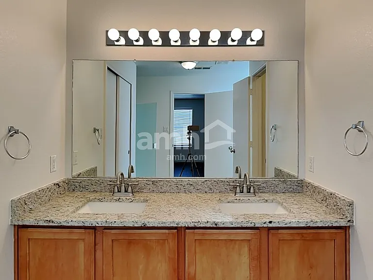 1740 Sierra Norte Loop NE — Photo 11