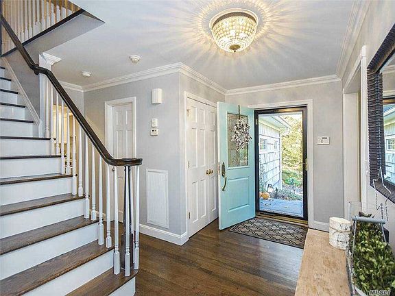 4th image of 18 Tanglewood Ln