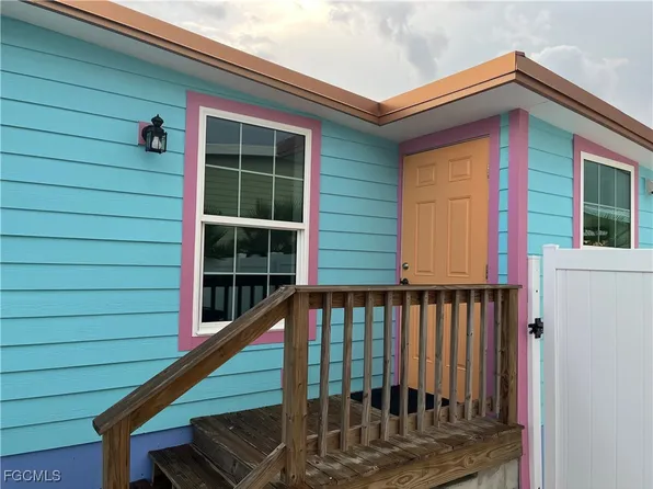 4874 Pine Island Rd NW, Matlacha, FL 33993