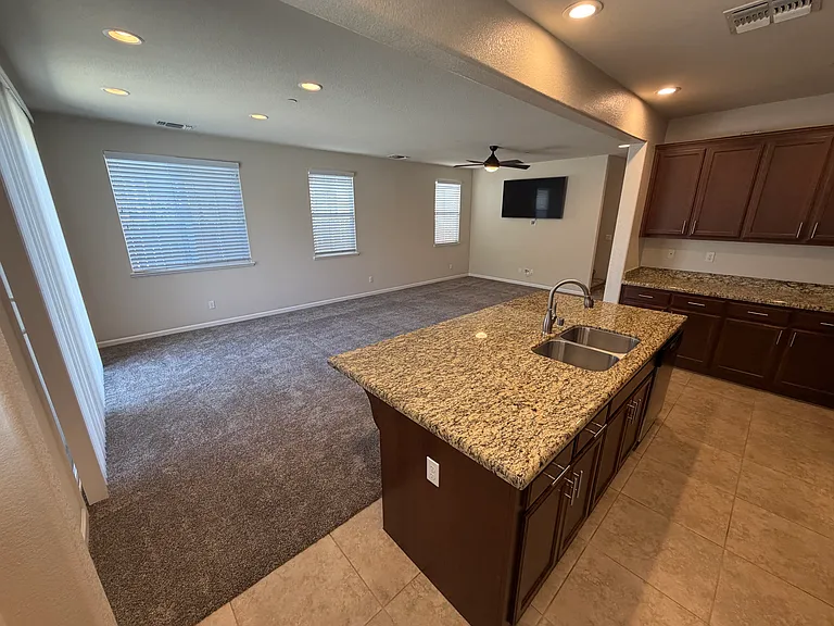 3913 Purple Finch Ln — Photo 37