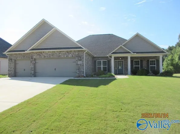 104 Tara Dr, Huntsville, AL 35811