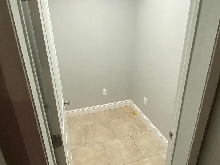 628 Carrollton Ave — Photo 12
